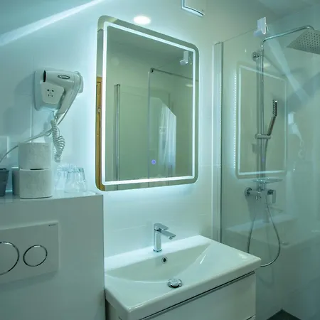 فندق مبيت وإفطار Ana 3*