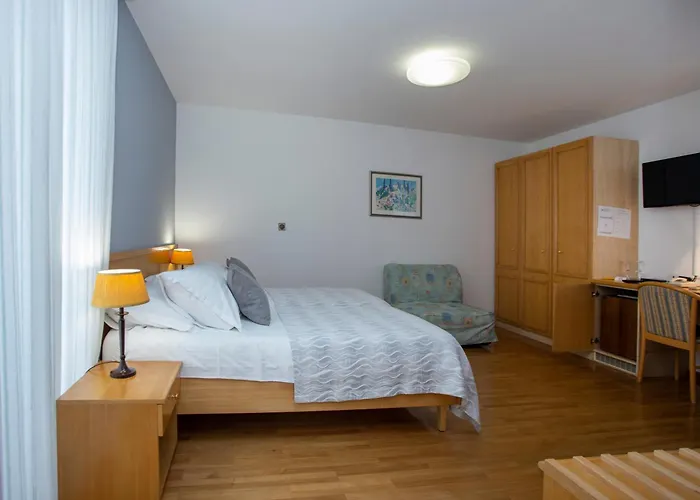 Ana Bed & Breakfast 3*