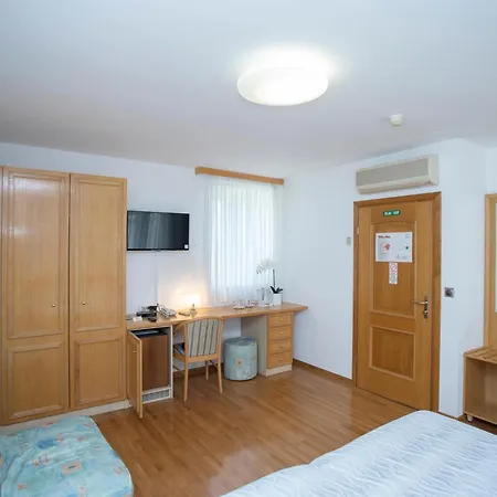 Ana Bed and Breakfast Σπλιτ
