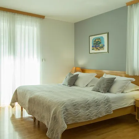 Ana Bed and Breakfast 3*
