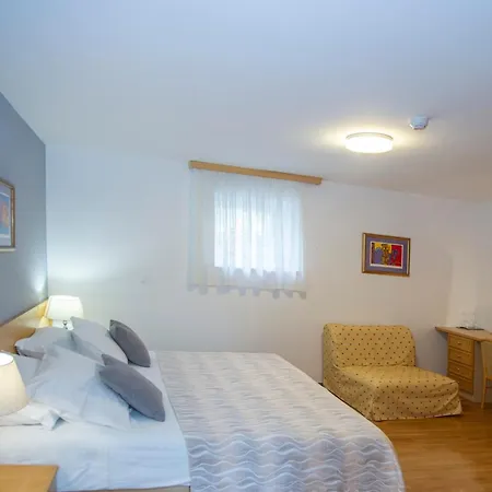 Ana Bed and Breakfast Σπλιτ