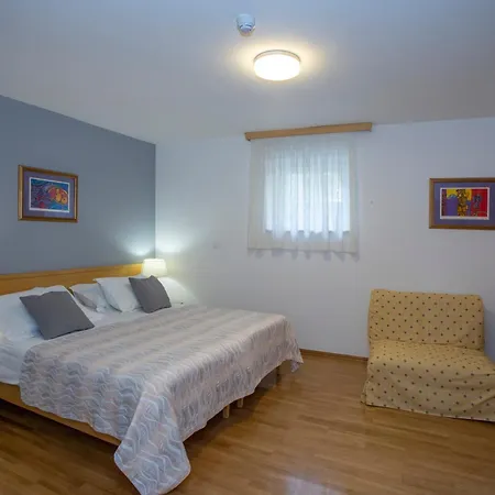 Ana Bed and Breakfast